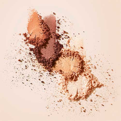 Smoky eye brick satin shine eyeshadow features different tones are Linen, Sunbeam, Sandal and copper! Smoky eye brick satin shine eyeshadow features different tones are Linen, Sunbeam, Sandal and copper!