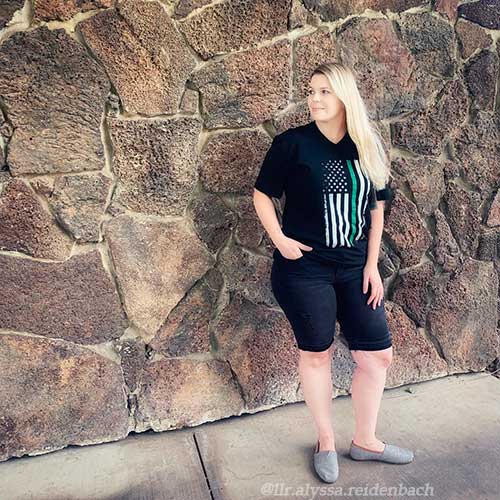 Chic black women's plus size denim bermuda shorts for summer 2020! Chic black women's plus size denim bermuda shorts for summer 2020!