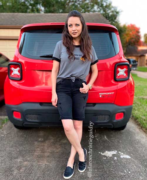 Stunning women black bermuda denim shorts for summer 2020! Stunning women black bermuda denim shorts for summer 2020!