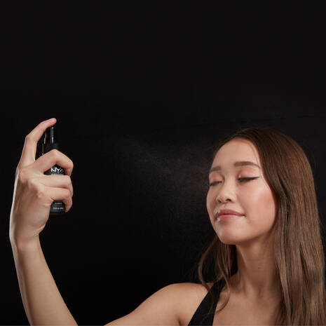 4 Best Makeup Setting Sprays for Perfect Makeup Looks