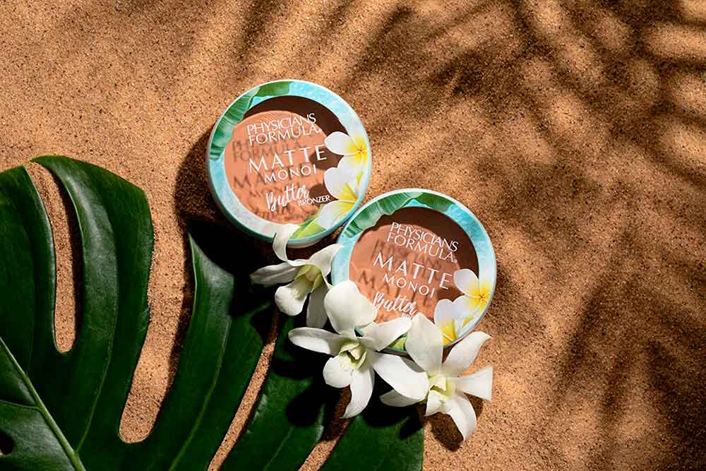 Matte Monoi Butter Bronzer is infused with Tahitian monoi butter, providing a smooth, sun-kissed bronze with an airbrushed matte finish