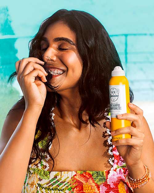 Sol de Janeiro Brazilian Joia Dry Shampoo easy to use and to get a great smell!