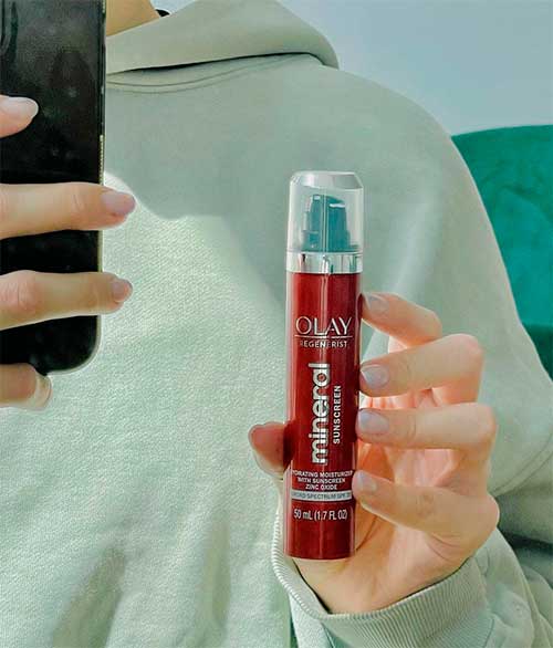 Olay Regenerist Hydrating Mineral Sunscreen SPF 30 Olay Regenerist Hydrating Mineral Sunscreen SPF 30, zinc oxide sunscreen 2021