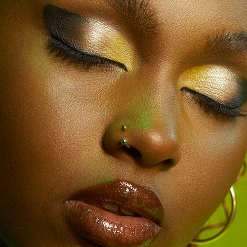 God’s Grills, Ya Bright and heart of man look with Eyeshadow Palette Electric Mood X Tiana Feeling Lucky God’s Grills, Ya Bright and heart of man smokey eye look with Eyeshadow Palette Electric Mood X Tiana Feeling Lucky