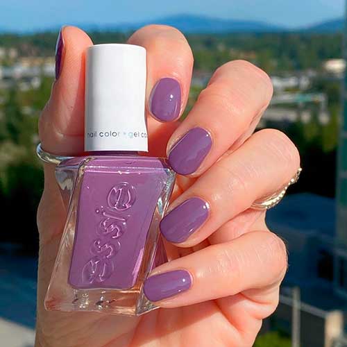 Purple gel nails use Essie Gel Couture Museum Muse shade that is best of Essie gel nail polish