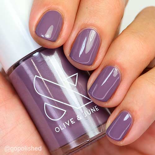 Muted eggplant short nails with Olive & June ART CLASS nail polish for best fall nails 2021