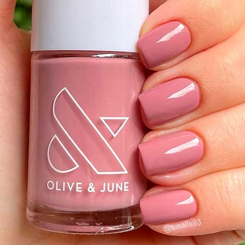 WORLD LIT Nude short nails with WORLD LIT polish of Olive & June The Fall Nail Polish Set
