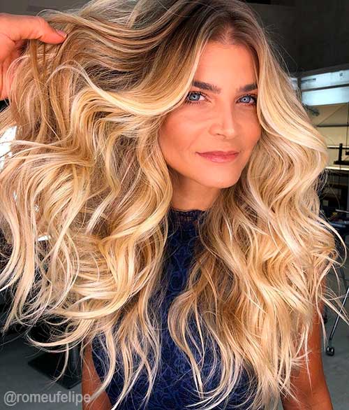 Charming autumn Hair Colors you can see on Warm Blonde Hair Hues long wavy hair