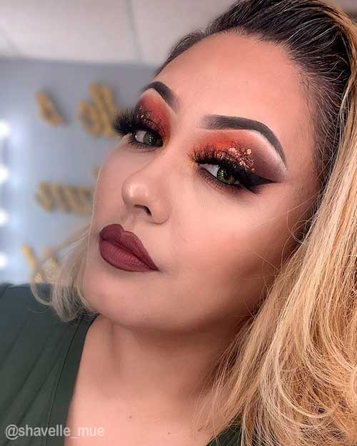 Glittery Chocolate Matte Makeup Gorgeous glittery chocolate matte fall makeup look 2021 that uses dark brown to black eyeshadows with gold glitter