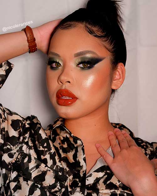 Festive Holiday Smokey Eye Look Festive Holiday Smokey Eye Look with Green Eyeshadow, and Red Lips