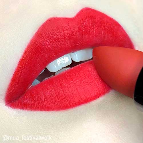 Powder Kiss Lipstick / Ruby New Powder Kiss Lipstick / Ruby New