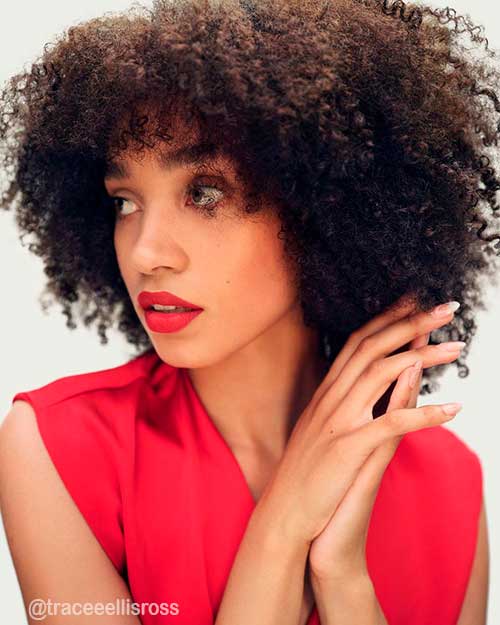 Simple eye makeup with Retro Matte Lipstick in Ruby Woo Simple eye makeup with Retro Matte Lipstick in Ruby Woo