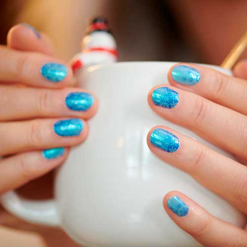 Short Blue Frosty Nails Covered with Cold Front Color Street Nail Strips 2021