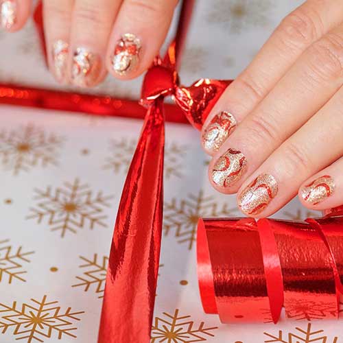 Winter Bow-Mance Color Street Nail Strips Short Nails Covered with Sparkling Gold Winter Bow-Mance Color Street Nail Strips