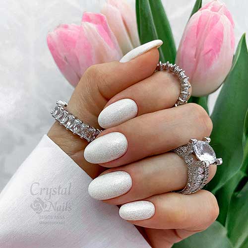 Medium Round White Nails with Solid Glitter for Spring Time Medium Round White Nails with Solid Glitter for Spring Time