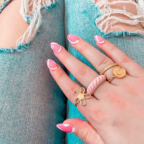 White Swirl Spring Nails Design Short White Swirl Nails Design with Pink Base Color for Spring Time