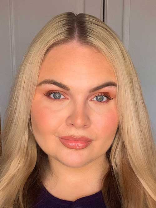 Effortlessly radiant makeup featuring a dewy base, golden highlighter, soft eyes, warm blush, and polished nude lips. Effortlessly radiant makeup featuring a dewy base, golden highlighter, soft eyes, warm blush, and polished nude lips.