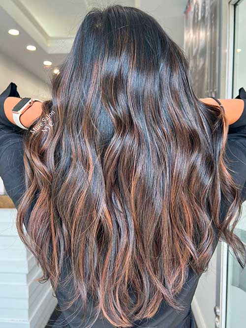 Multidimensional balayage brunette hair for Summer 2022