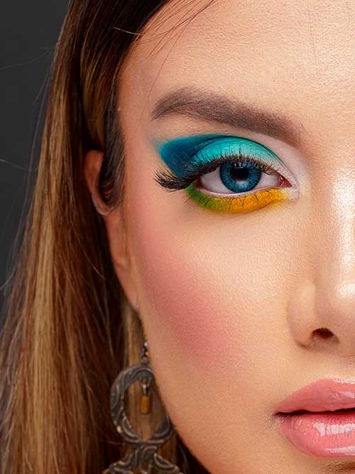 Gradient Blue and Turquoise Eyeshadow Look Gradient Blue and Turquoise Eyeshadow Look