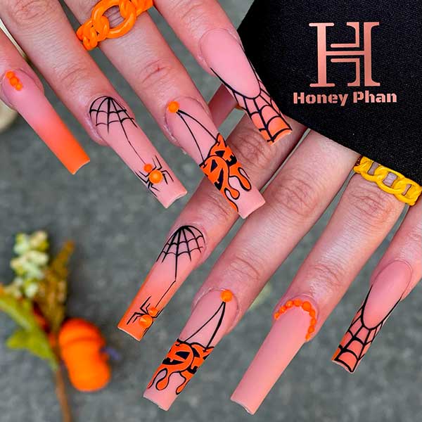 17 Cute and Crazy Halloween Nails 2022