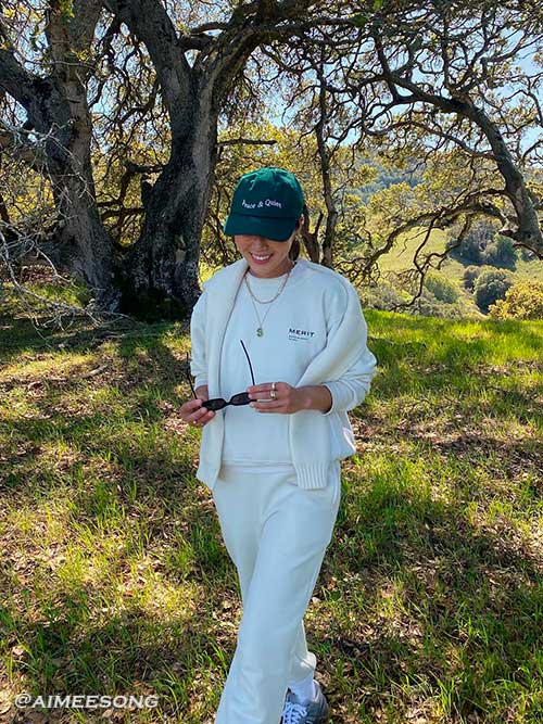 Cozy Sweatsuit Is a Great Way for Any Fall Outdoorsy Activities Cozy Sweatsuit Is a Great Way for Any Fall Outdoorsy Activities