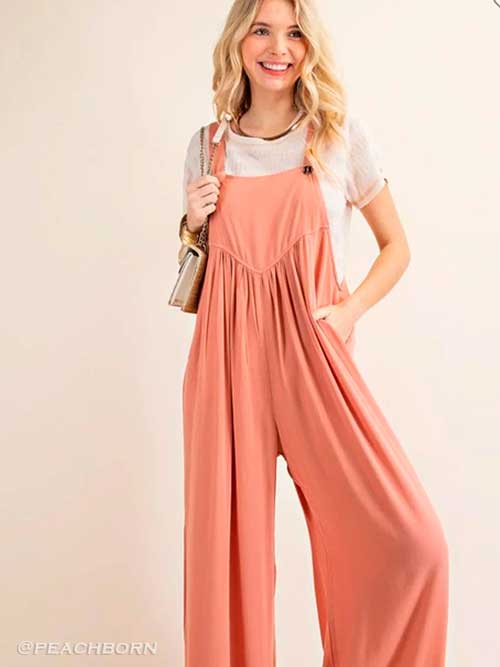 Super cute and comfortable jumpsuit for fall 2022 - fall outfits for women