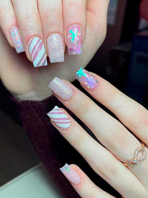 Glitter Xmas Acrylic Nails Short Glitter Xmas Acrylic Nails with Snowflakes and Candy Cane on Accent Nails