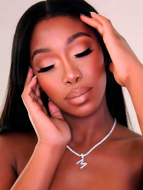 Gorgeous girls wear blush makeup Gorgeous girls wear blush makeup
