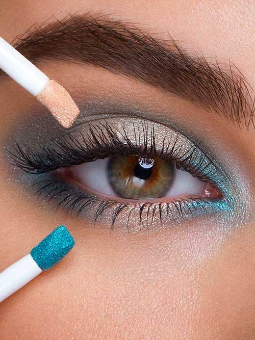 Green and Bronze Loose Eyeshadow Look Green and Bronze Loose Metallic Eyeshadow Look for Fall 2022