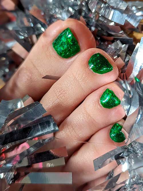 Festive Glitter Green Christmas Toe Nails