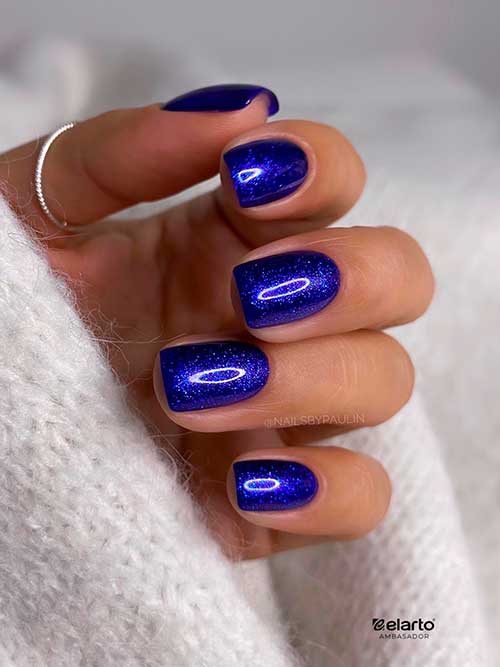 Short Glitter Blue Nails for Winter Season Short Glitter Blue Nails for Winter Season