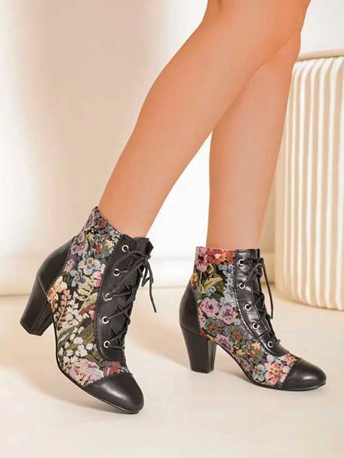 Floral Pattern Lace-up Front Heeled Classic Boots