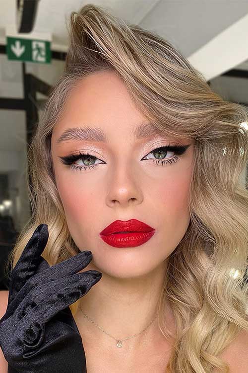 Steps to putting on makeup to enhance your natural beauty and boost your confidence Steps to putting on makeup to enhance your natural beauty and boost your confidence