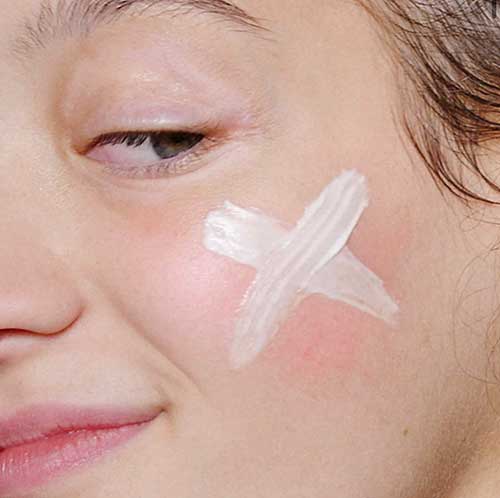 Avoid Harsh Ingredients to Manage Sensitive Skin Type