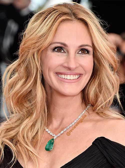 Julia Roberts embraces a minimal makeup approach in her everyday life