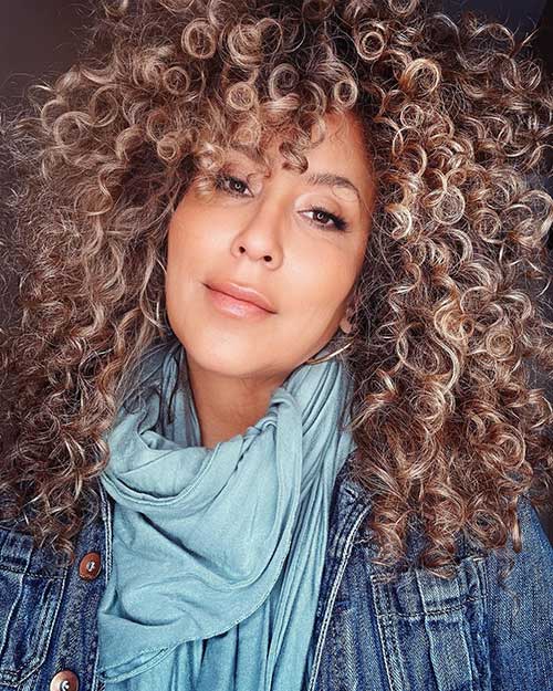 Unraveling the Mystery of Frizz-Prone Hair Types: Taming the Wild Mane