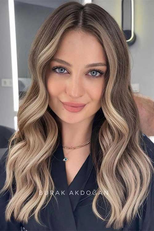 Long hair dyed in Ombre blonde hair Long hair dyed in Ombre blonde hair