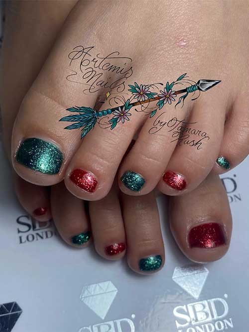 Simple sparkling red and green Christmas toenails are one of the best Christmas to nail designs for 2023