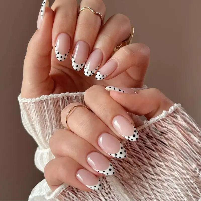 IMSOHOT Press on Nails — The Cutest French Tip Nails You Need to Try!